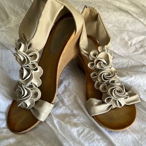 Women wedged sandals